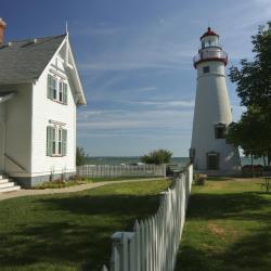 Lighthouse And Pier Presque Isle Lake Erie Picture Of Riviera