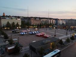 Huone Lahen ytimessä.