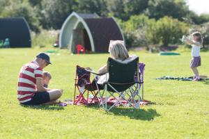 (8) Camping Pod near Lake