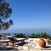 Villa Efelli:Boutique beachfront traditional Greek style house