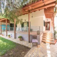 Renovated 4 bdrm House w/garden near the Sea