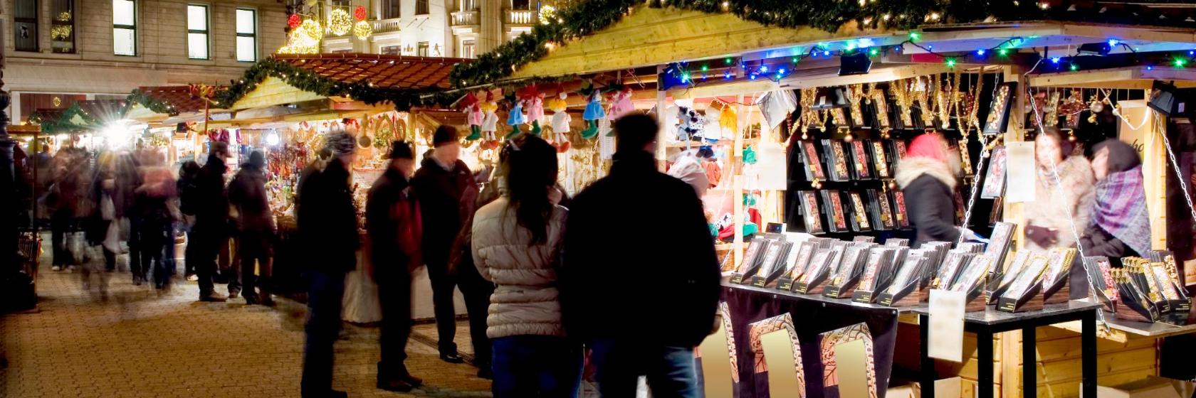 kerstmarkt Vörösmarty-plein, Boedapest
