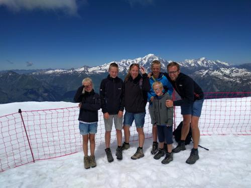 Everhard en Marjolein van Essen met onze vier kids Thijmen, Jetze, Lieke en Joas