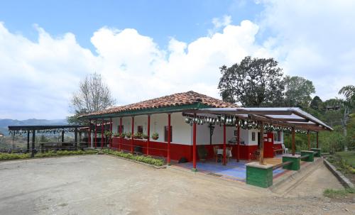 HOSTAL LAS CAMELIAS SALENTO